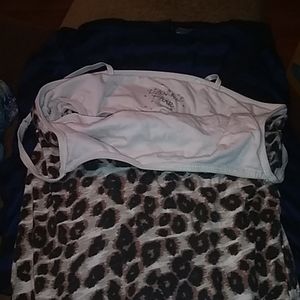Strip t-shirt n leopard tank top. Both S.